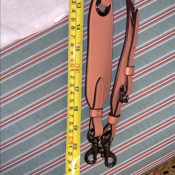 2017 Shoulder Strap and Rare Tassel in Melon - Picture 6 of 10